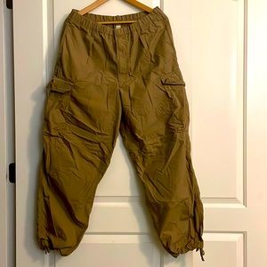Uniqlo Unisex Wide-Fit Parachute Cargo Pants M Beige